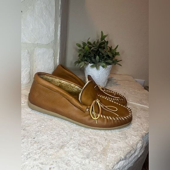 Cabela’s natural brown Leather Shearling Lined Moccasin Slip On slippers sz 15 - Picture 3 of 7